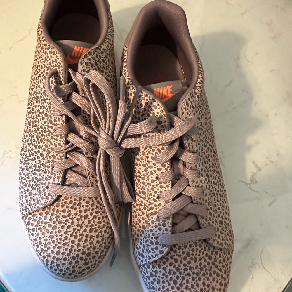 NWOT - Nike Women Classic Ultra PRM 749647 500 Purple Smoke size 10